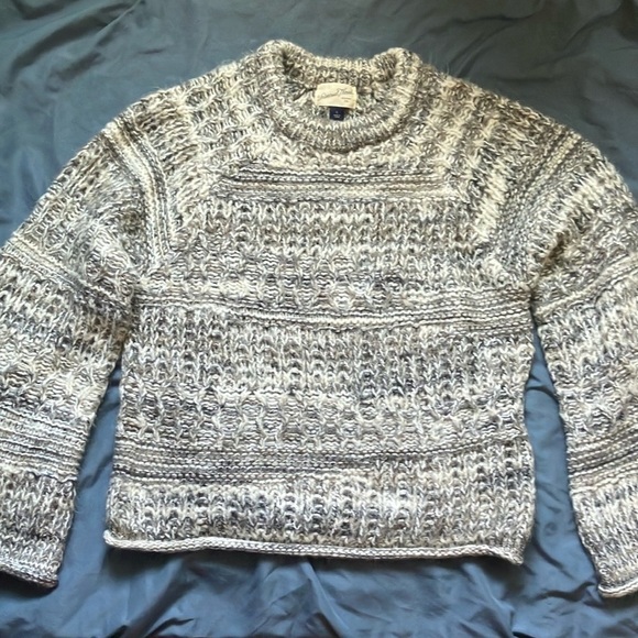 Universal Threads: Gray/White Sweater- Bell Sleeves- S - Picture 1 of 15